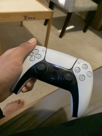 PS5ワイヤレスコントローラー「DualSense」の新たなリーク画像が
